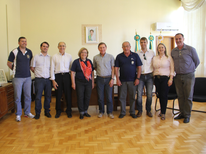 EXECUTIVO RECEBE GOVERNADOR DO DISTRITO 4660 DO ROTARY